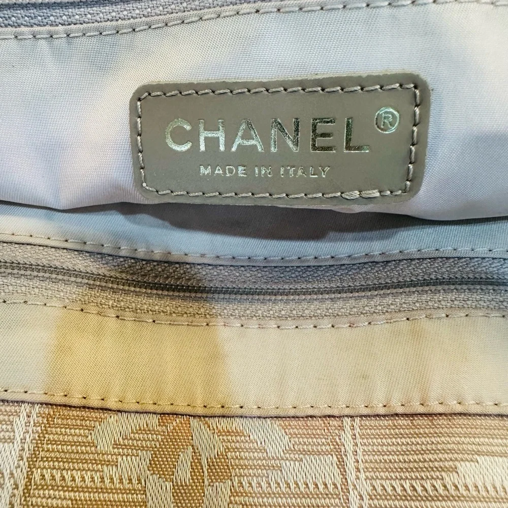 CHANEL Gray Beige Travel Bag with Geometric Design - Picture 12 of 16